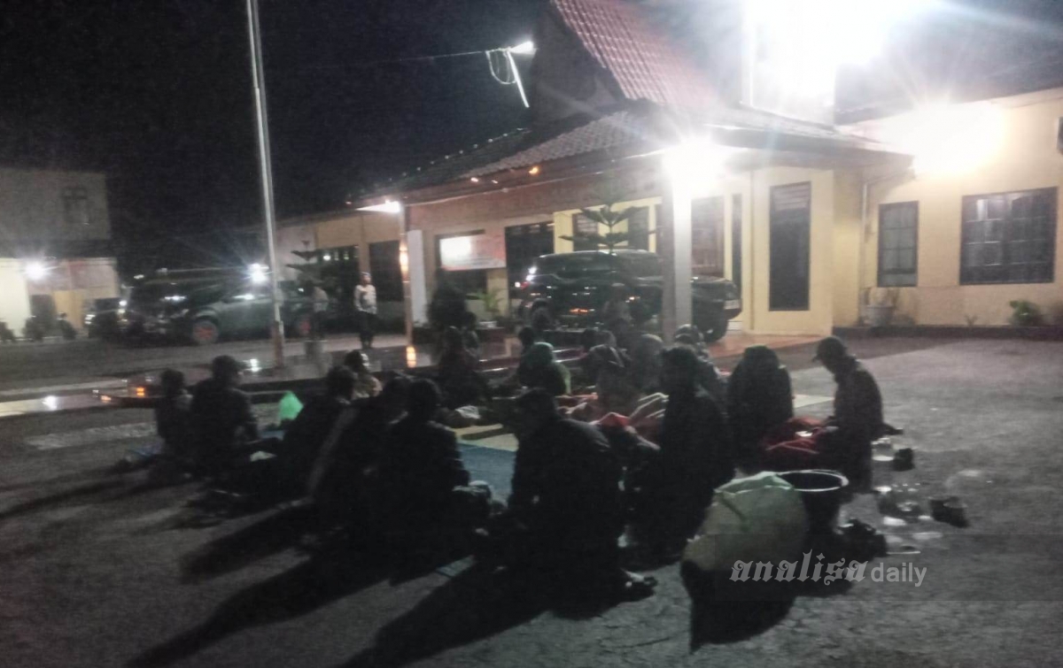 Takut Diserang, Puluhan Warga Mengungsi ke Polres Dairi