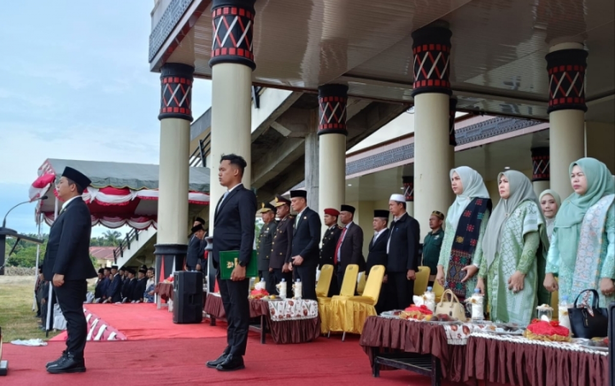 Peringatan  Hari Pahlawan di Pemkab Palas Diwarnai Pemberian Tali Asih ke Warakawuri