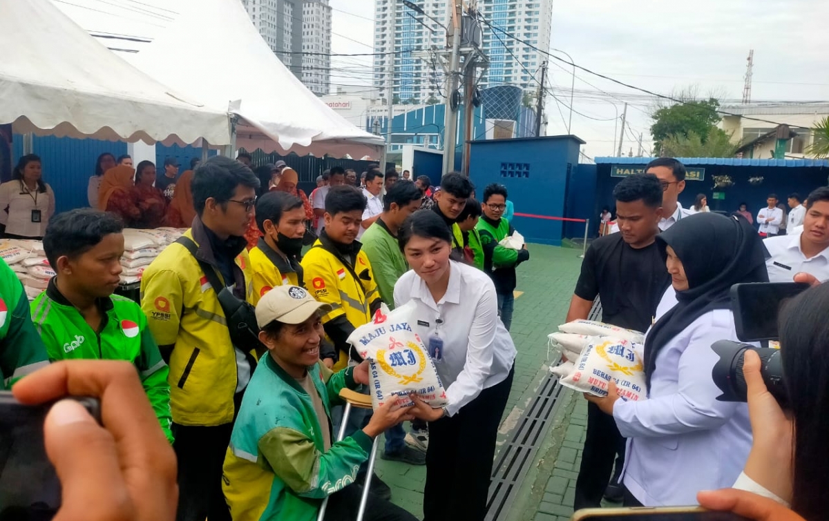 Peringati Hari Bakti Kementerian Imipas, Imigrasi Medan Bagikan 2,5 Ton Beras