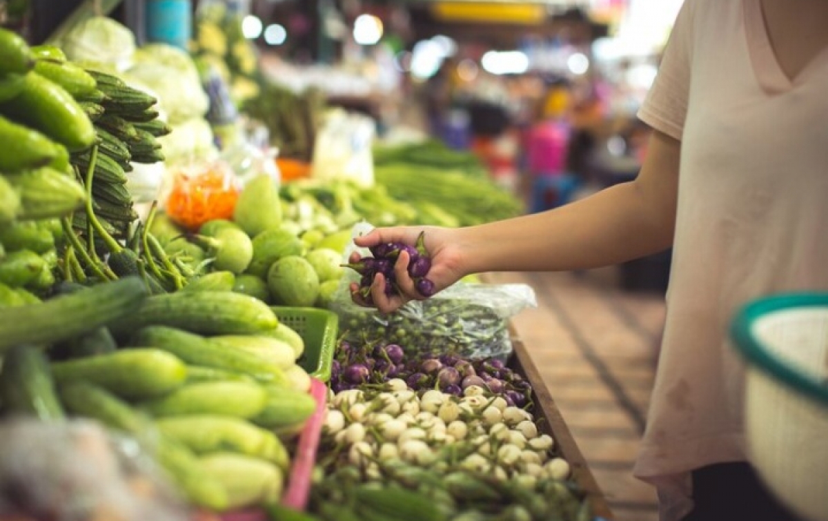 Kemendagri Minta Pemda Kendalikan Harga Pangan untuk Tekan Inflasi