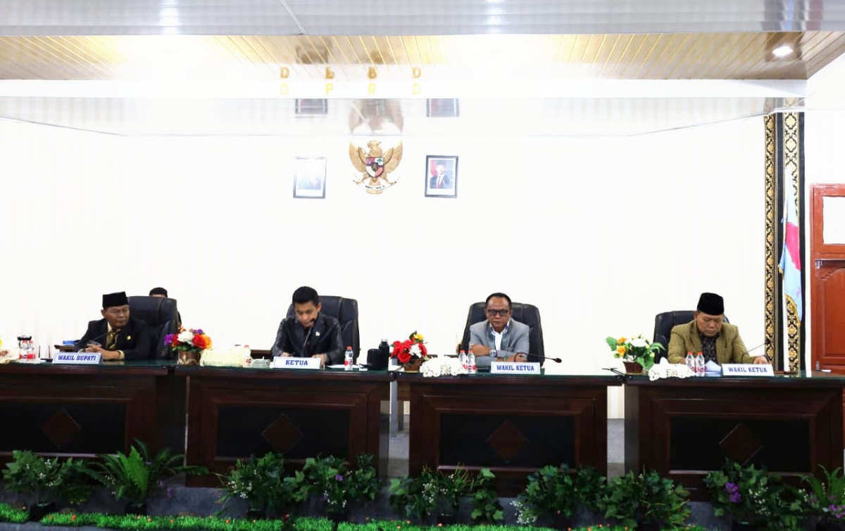Wakil Bupati Nias Barat Sampaikan Nota Keuangan APBD 2026
