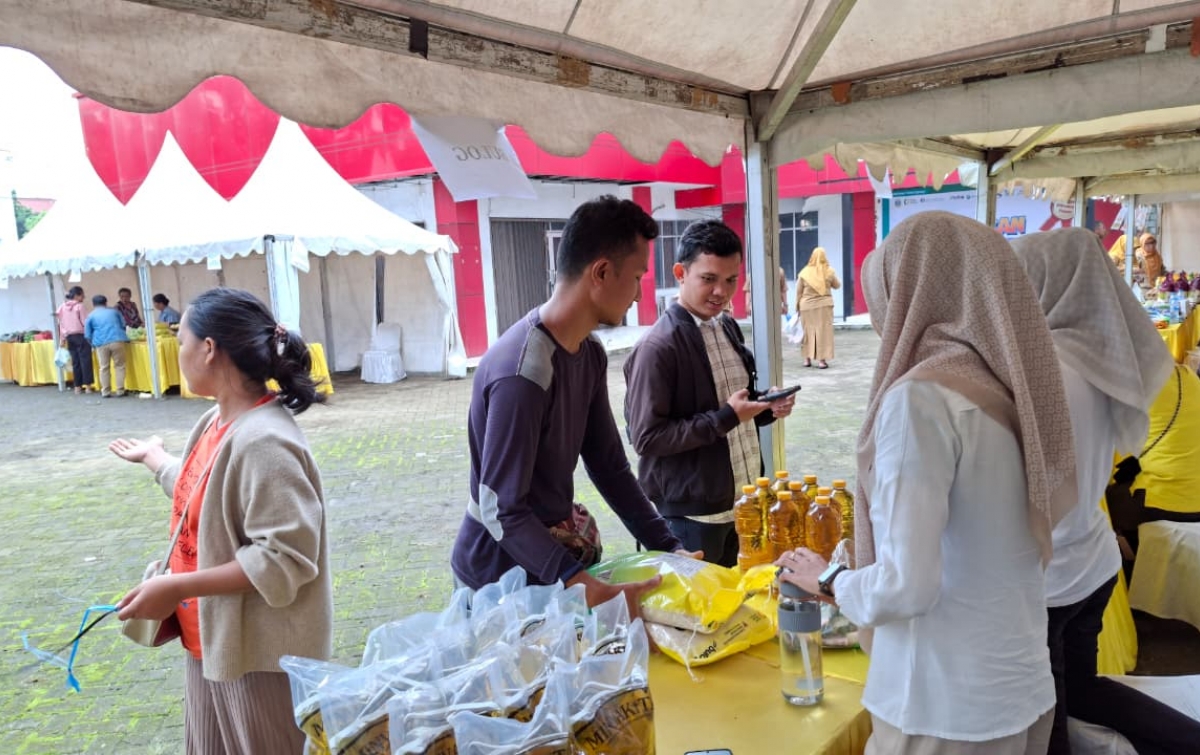 Beras SPHP Jadi Buruan Warga di Gerakan Pangan Murah Sumut   