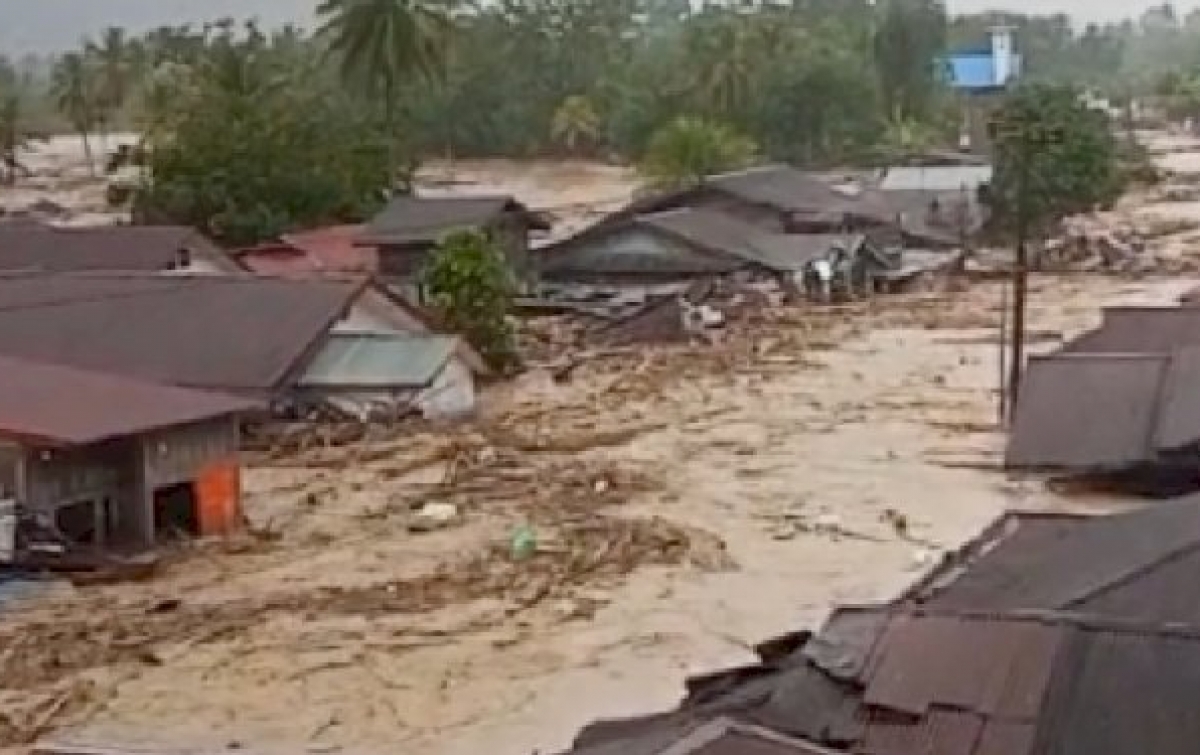 Merespons Banjir Besar di Sejumlah Daerah, Dinkes Sumut Kerahkan Tim Medis