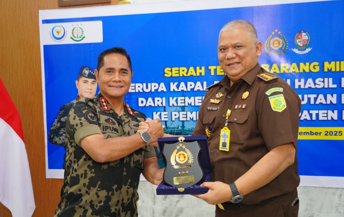 KKP Hibahkan 2 Kapal Asing Eks-Illegal Fishing ke Pemkab Deli Serdang