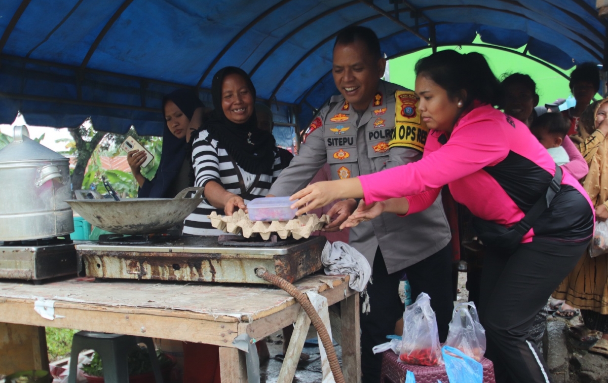 Polres Sergai Buka Dapur Umum dan Salurkan Bantuan