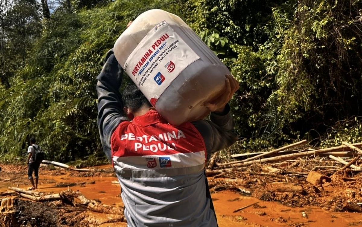 Dukung Terbukanya Akses Jalan, Pertamina Pasok BBM untuk Operasional Alat Berat Penanggulangan Bencana Sumatera