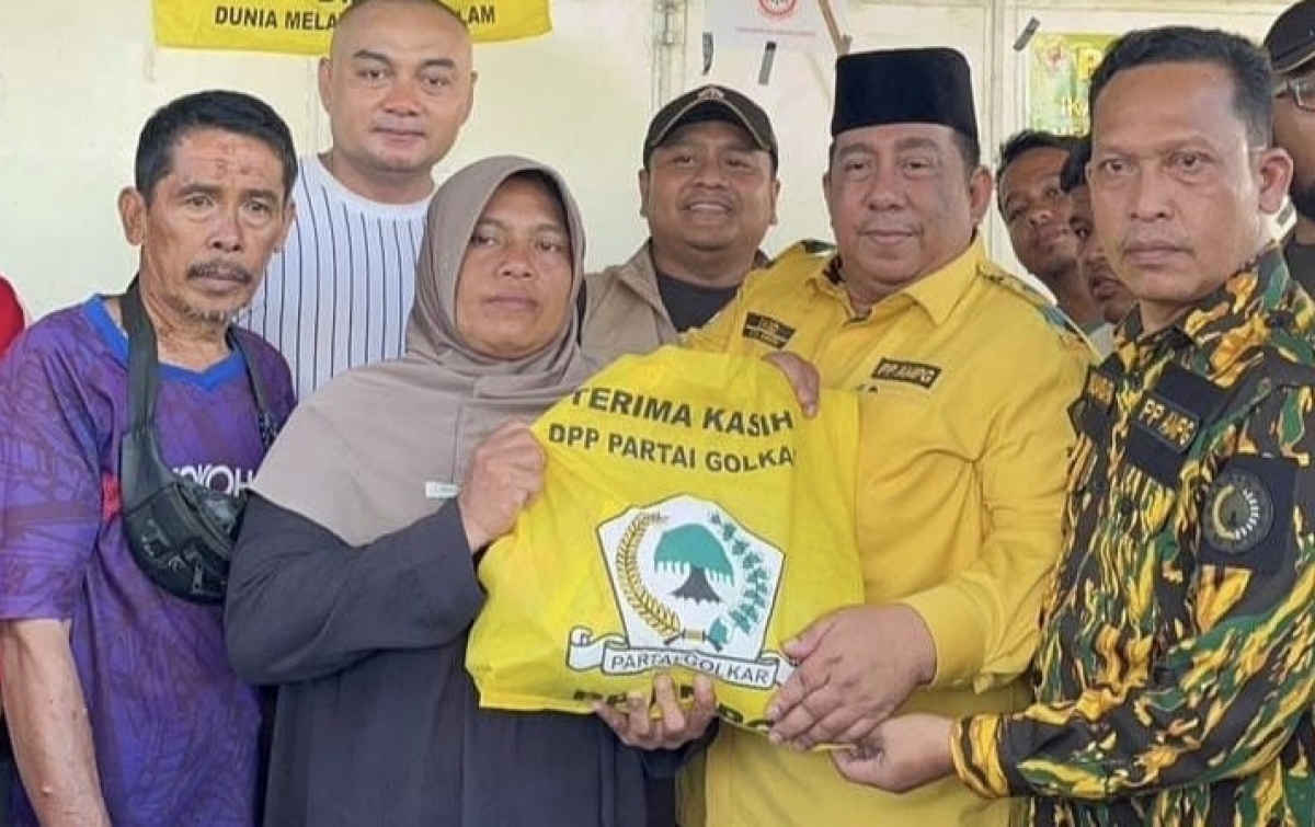 Ketum PP AMPG Tinjau Banjir Sembari Serahkan Bantuan ke Tanjung Pura Langkat