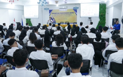 Visiting Lecturer dari BNNP dan Polri Edukasi Mahasiswa UDI saat OMB