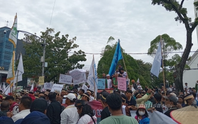 Ribuan Massa Tuntut Gubernur Sumut Tutup TPL, Tuduhan Perampasan Tanah Adat di Danau Toba