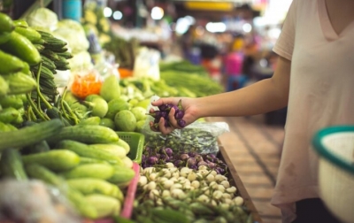 Kemendagri Minta Pemda Kendalikan Harga Pangan untuk Tekan Inflasi