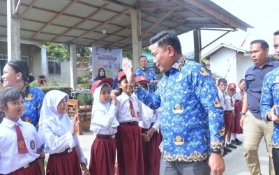 Wabup Lom Lom Suwondo Resmikan SPPG di Desa Ujung Rambe