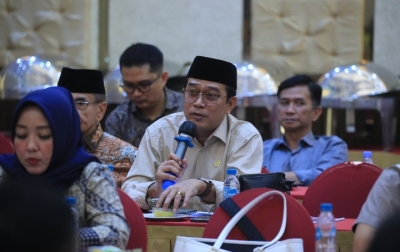 Otonomi Setengah Hati: Senator Penrad Siagian Kritik Kecenderungan Resentralisasi Pemerintah Pusat