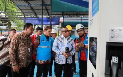 Wamenaker Apresiasi PLN Sumut: 76 SPKLU Siap Dukung Ekosistem Kendaraan Listrik Jelang Nataru