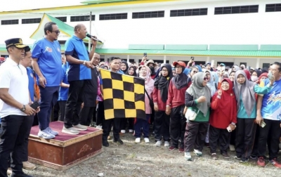HUT PGRI dan HGN di Langkat, Bupati Afandin Lepas Ribuan Perserta Jalan Santai