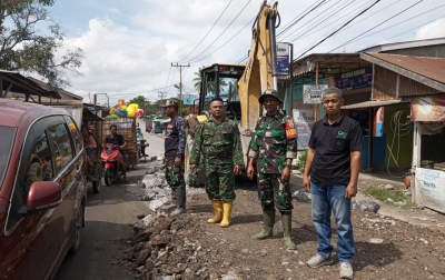 Perbaiki Jalan, Koramil 10/Sei Kepayang Hadir Kepentingan Rakyat 