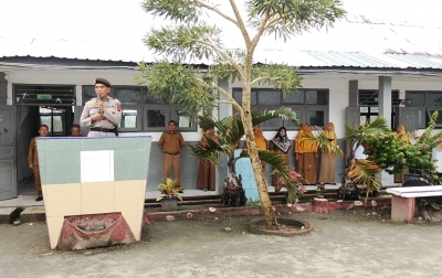Polsek Pantai Cermin Beri Edukasi Hukum kepada Pelajar SMKN 1