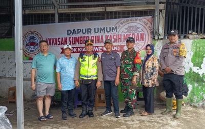Pengurus Yayasan Sumber Bina Kasih Medan Dirikan Dapur Umum dan Bantu Warga Terdampak Banjir di Delitua-Namorambe