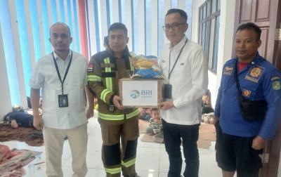 Hadir Tanggap Bencana Banjir, BRI Medan Putri Hijau Salurkan Bantuan