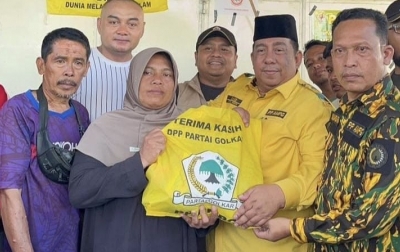 Ketum PP AMPG Tinjau Banjir Sembari Serahkan Bantuan ke Tanjung Pura Langkat