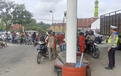 Antisipasi Kemacetan Antrean BBM, Polres Langkat Patroli dan Cek SPBU
