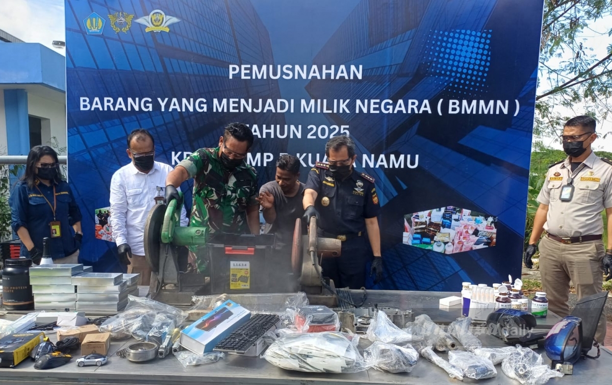 Lindungi Masyarakat, BC Kualanamu Hancurkan Barang Ilegal Berbahaya