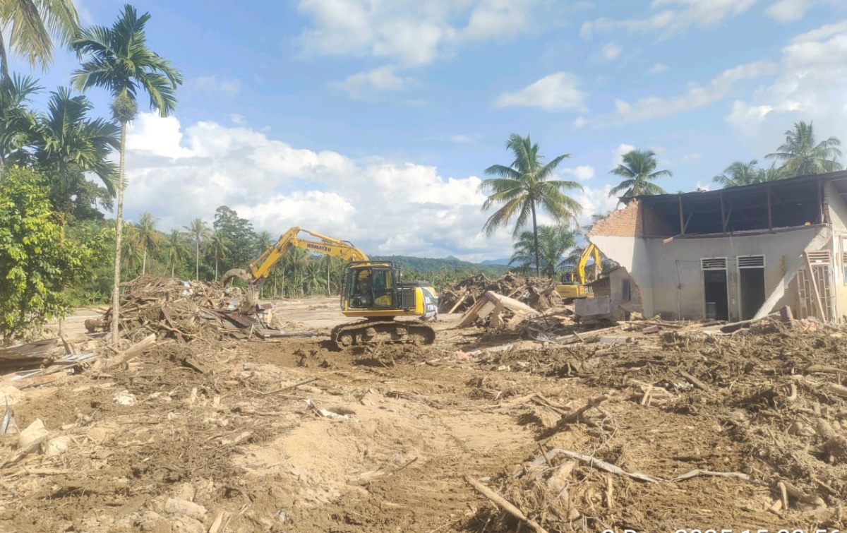 PT SRL dan  SSL Kerahkan Ekskavator , Normalisasi Batang Toru Dipercepat