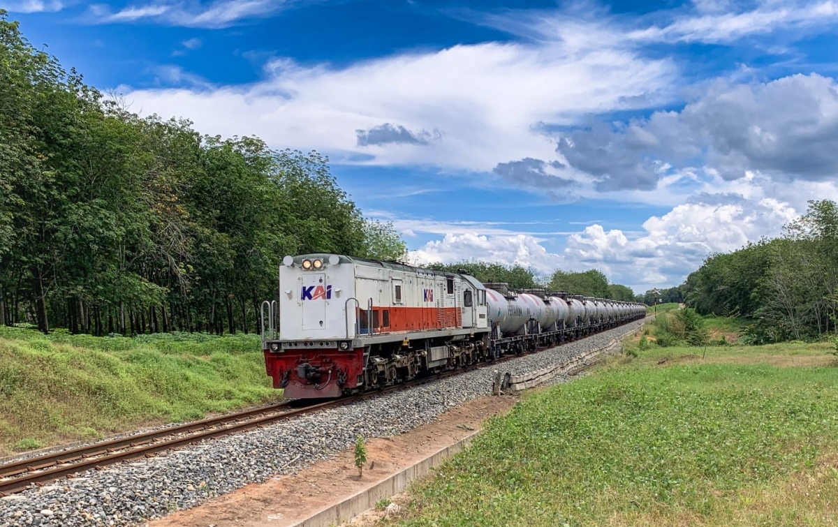 KAI Divre I Sumut Percepat Distribusi BBM di Sumut Pasca Cuaca Buruk