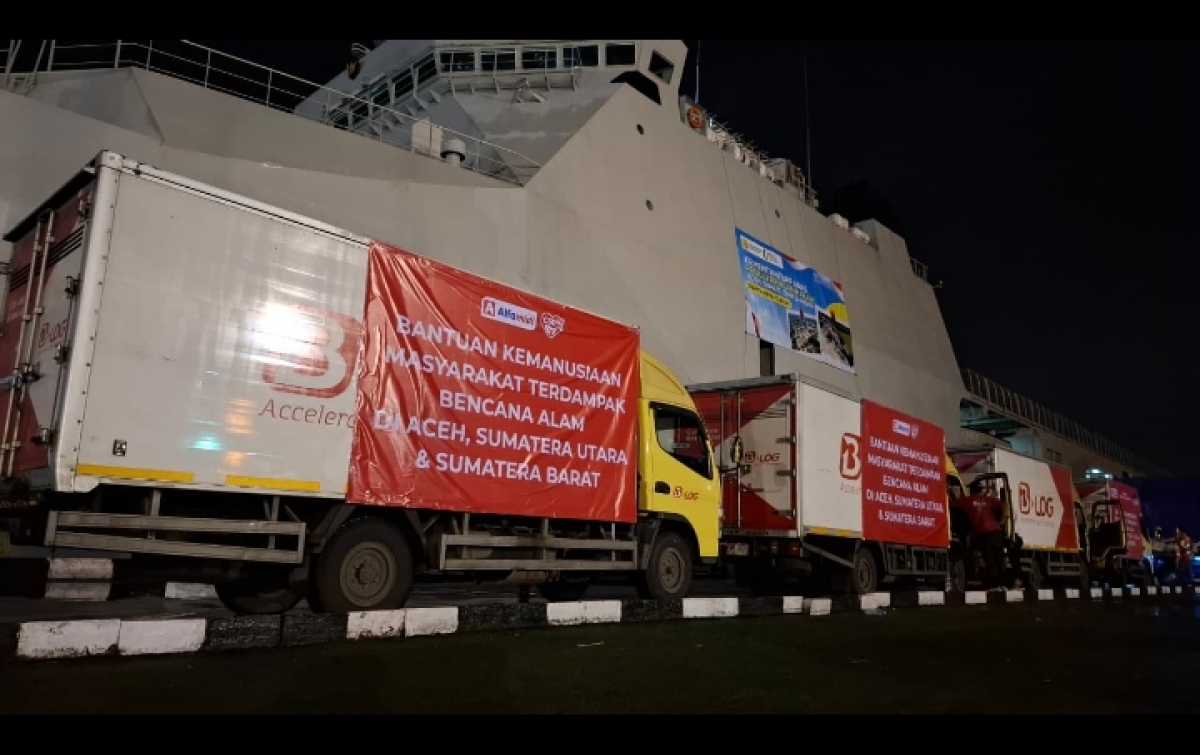 Alfamidi Salurkan Bantuan Kemanusiaan Bagi Korban Bencana Sumatera