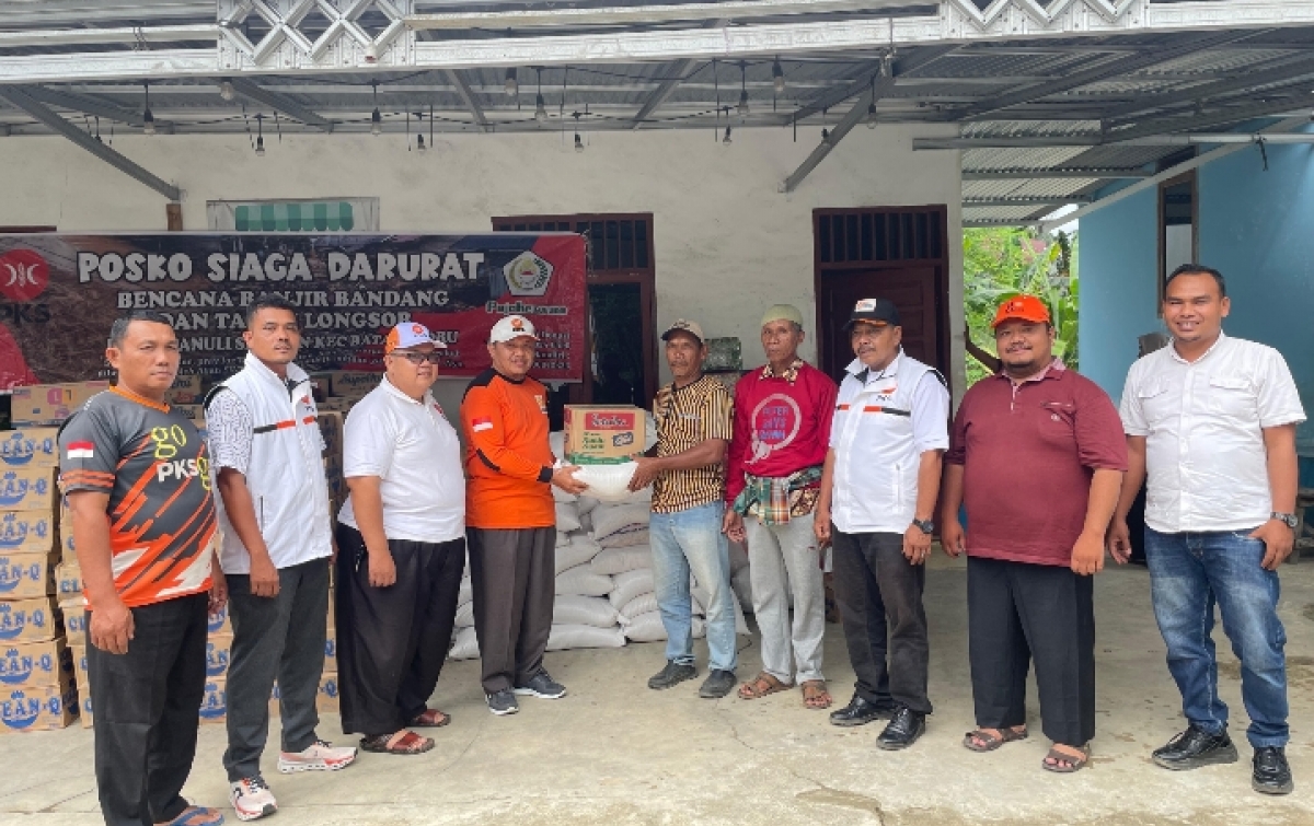 PKS Palas Salurkan Bantuan Untuk Korban Banjir di Tapsel dan Tapteng
