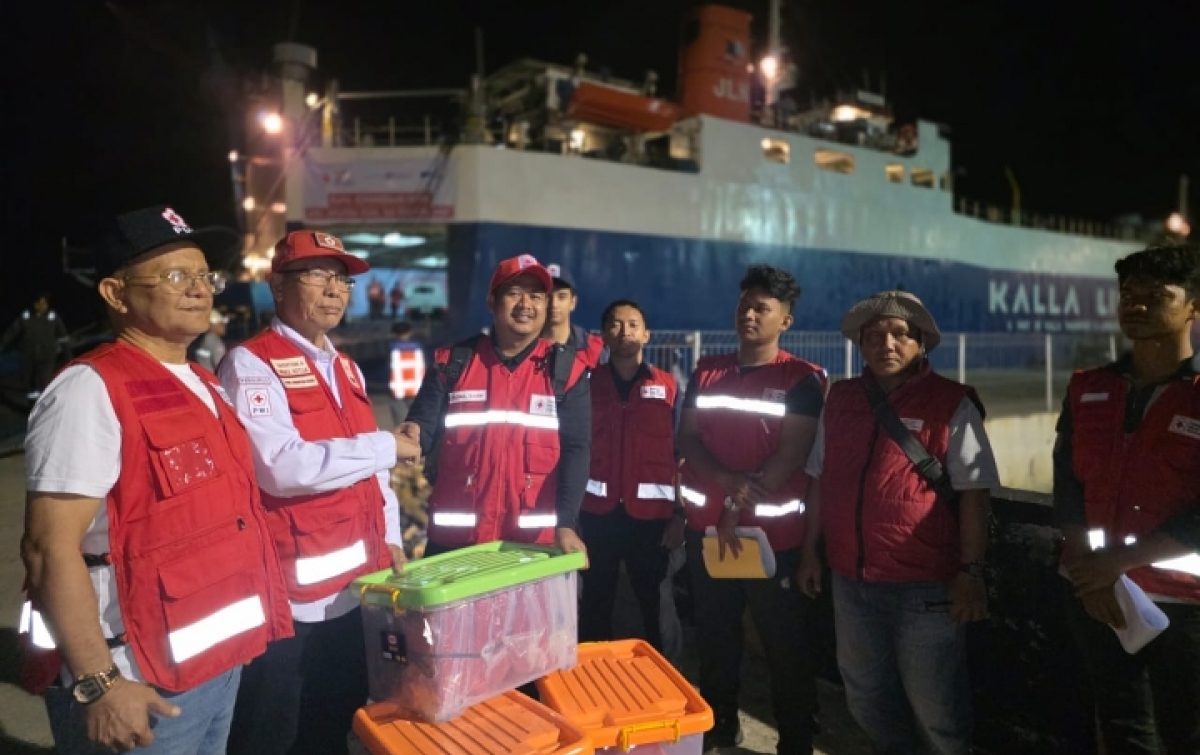 PMI Pusat Bawa Bantuan Kemanusiaan Satu Kapal