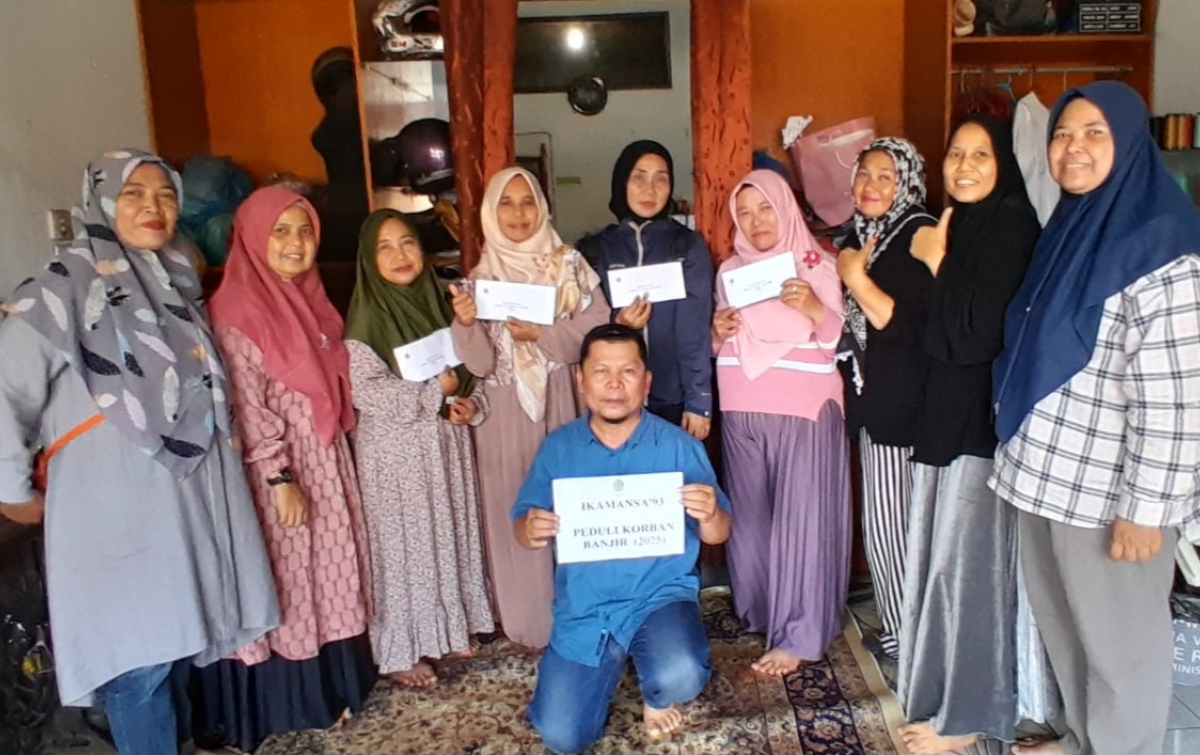 IKAMANSA Angkatan 93 Bantu Alumni Terdampak Banjir 