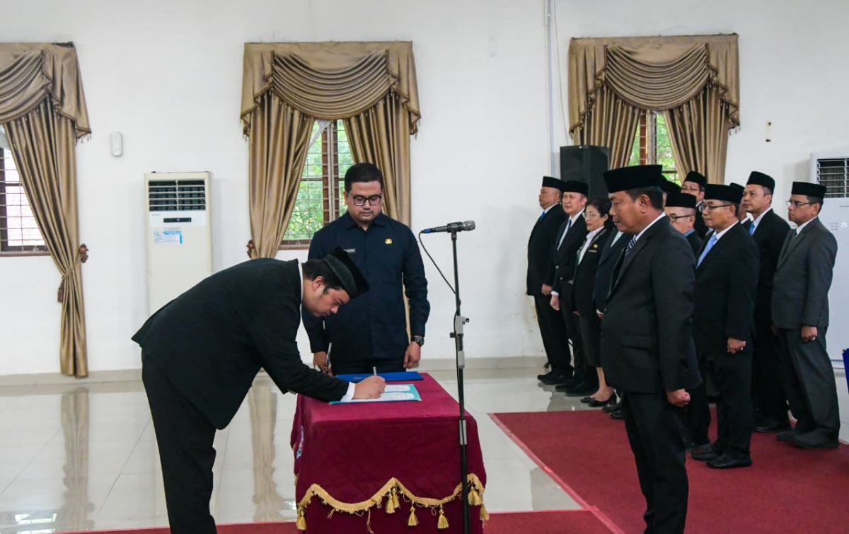 Wabup Deli Serdang Lantik 1 Pejabat Administrator dan 7 Pengawas
