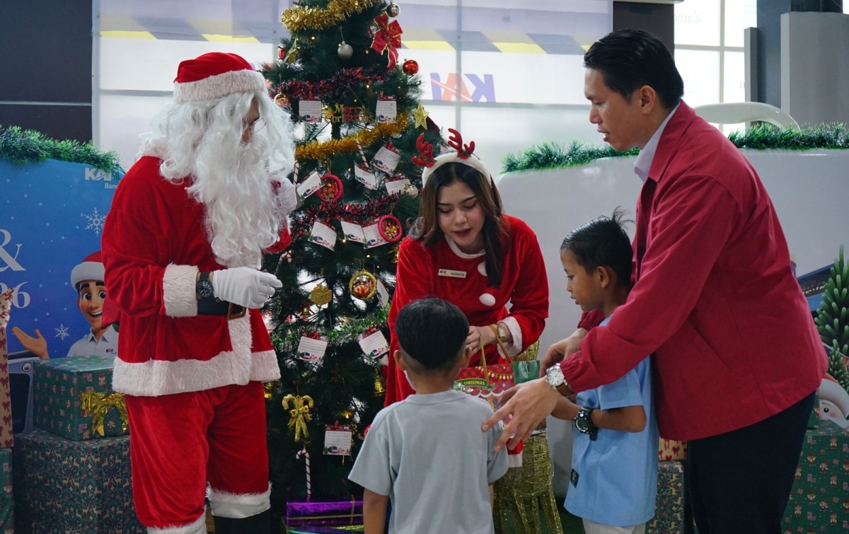 Natal di Stasiun, KAI Bandara Medan Suguhkan Pengalaman Perjalanan Lebih Berkesan