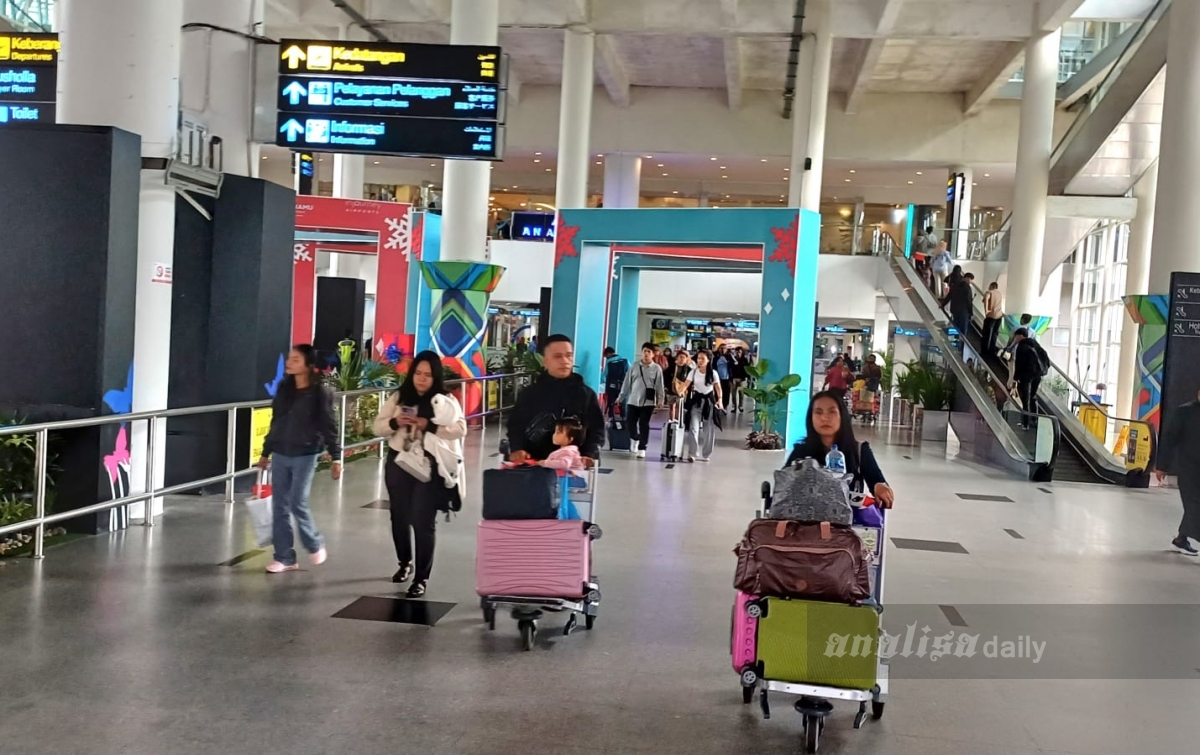 H-1 Tahun Baru 2026, Pemudik Padati Bandara Kualanamu