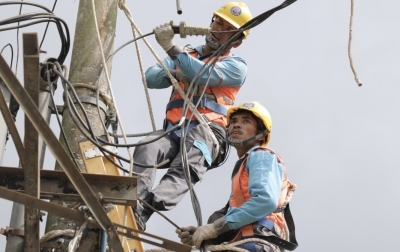PLN Berhasil Tembus Sibolga Julu, Pemulihan Listrik Pascabencana di Sibolga Berangsur Pulih