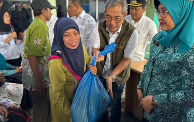 Direktur Keuangan Bulog Tinjau Penyaluran Banpang di Belawan