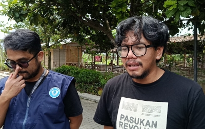 Rp10,3 Miliar Terkumpul 24 Jam, Ferry Irwandi Salurkan Bantuan untuk Korban Bencana Sumatera