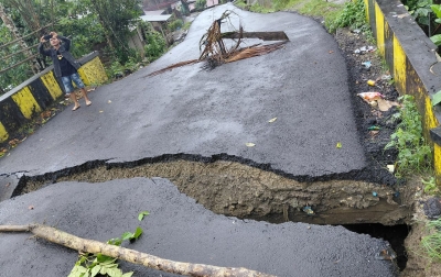 Curah Hujan Cukup Tinggi Box Culvert Leweguru di Kilometer 34 Putus