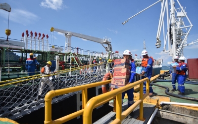 Non Stop, Kapal Tanker Pertamina Antarkan Energi dan Harapan ke Sumatera!