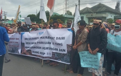 Ratusan Petani Aksi Tutup Mulut: Minta Kapolres Dairi Tangguhkan Penahanan 12 Pejuang Lingkungan