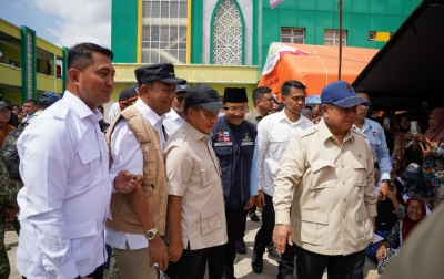 Mendagri Tito Dampingi Presiden Prabowo Tinjau Banjir Langkat, Fokus Pemulihan Warga
