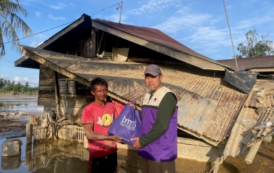 BMM Salurkan Bantuan untuk Penyintas Bencana di Sumatera