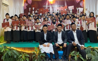 Wisuda Tahfizh Magrib Mengaji Masjid Al-Ishlah