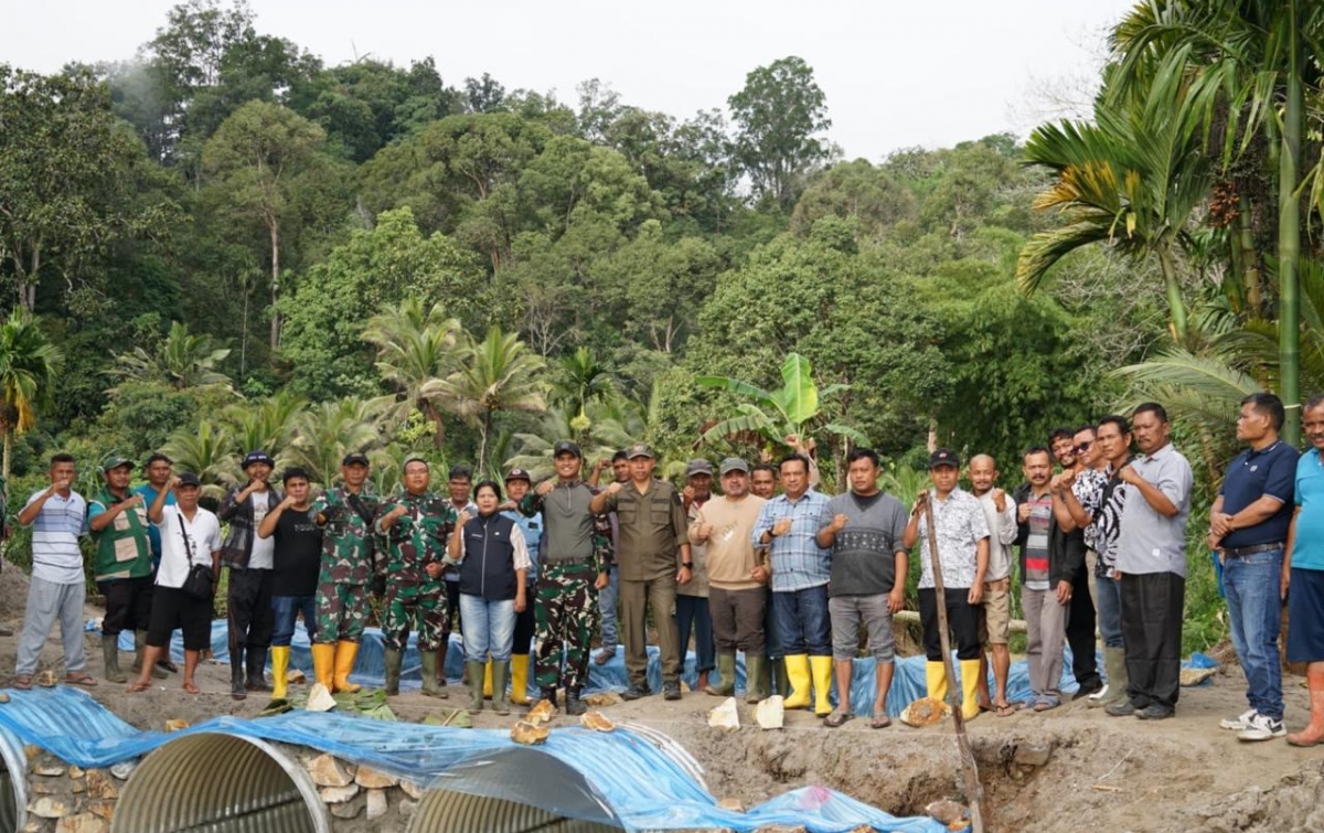 Bupati Taput Tinjau Pembangunan Jembatan Purbatua: Pastikan Akses Ekonomi Warga Segera Pulih