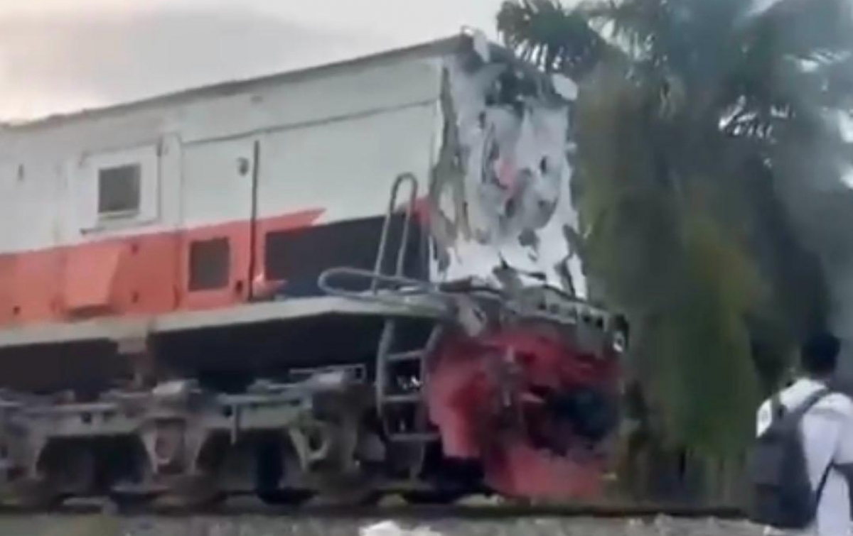 KAI Divre I Sumut Sesalkan Insiden Truk Tabrak KA Putri Deli: Lokomotif Rusak, Penumpang Terlambat 2 Jam