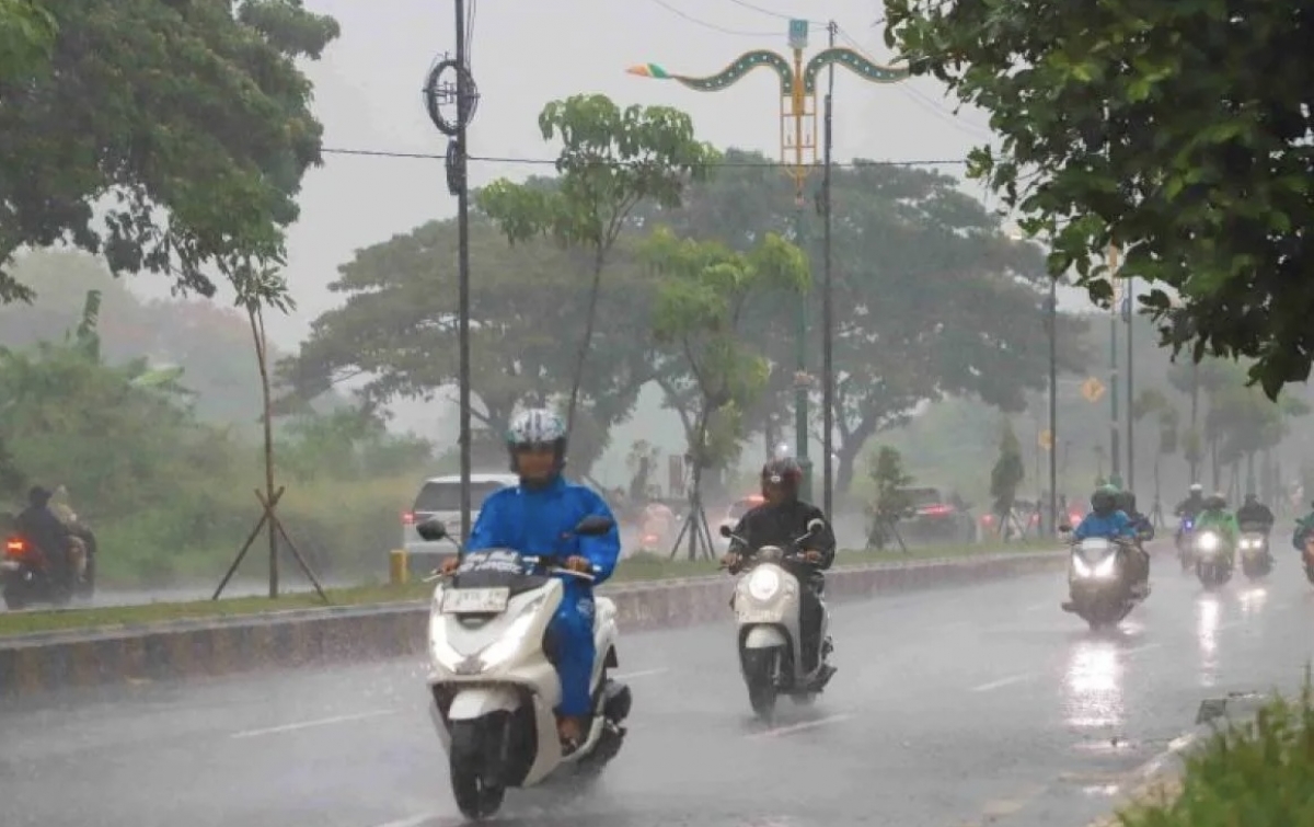 Waspada! BMKG Prediksi Hujan Guyur Mayoritas Kota Besar RI, Sejumlah Wilayah Siaga Hujan Sangat Lebat