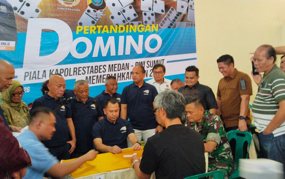 Buka Turnamen Domino PWI Sumut, Kapolrestabes Medan :  Kegiatan Positif Mempererat Kebersamaan