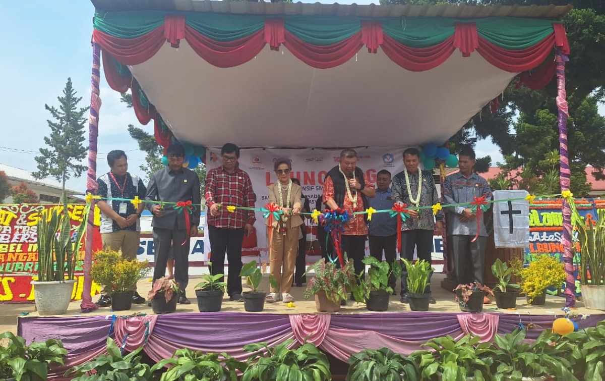 Bupati JTP Hutabarat: Bimbel Intensif SMAN 1 Pangaribuan Langkah Strategis Cetak Siswa Berdaya Saing