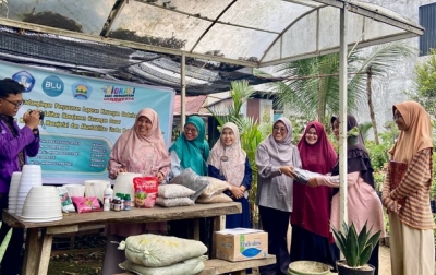 Dari Toko Bunga ke Buku Keuangan: Ketika Literasi Sederhana Menguatkan UMKM