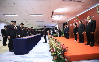 13 Pejabat Baru OJK Dilantik, Perkuat Fungsi Pengawasan dan Transformasi Organisasi